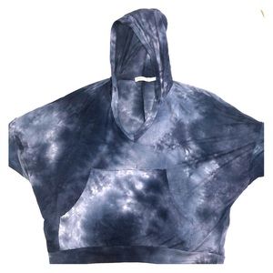 Loose tie-dye shirt